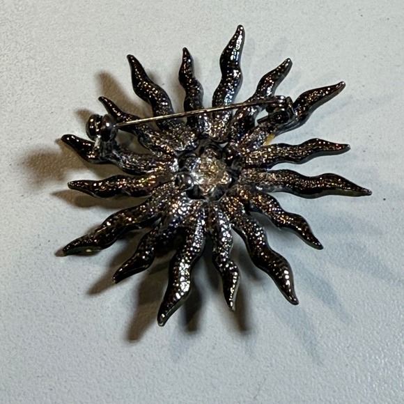 Sunburst Brooch Pin Rhinestone Celestial Starburst Fashion Jewelry Gift - Picture 2 of 3